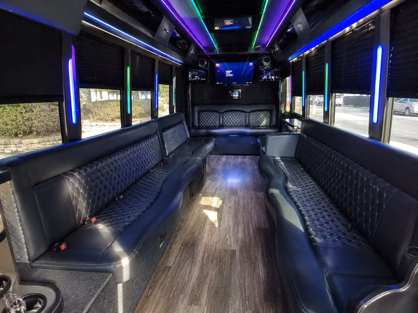philadelphia 15 passenger party bus interior