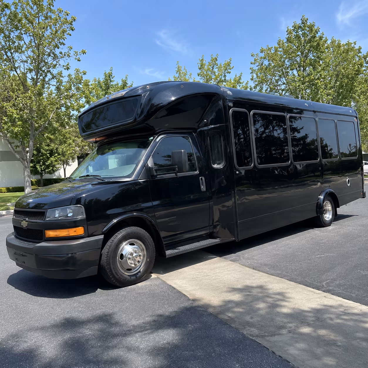 philadelphia 15 passenger party bus