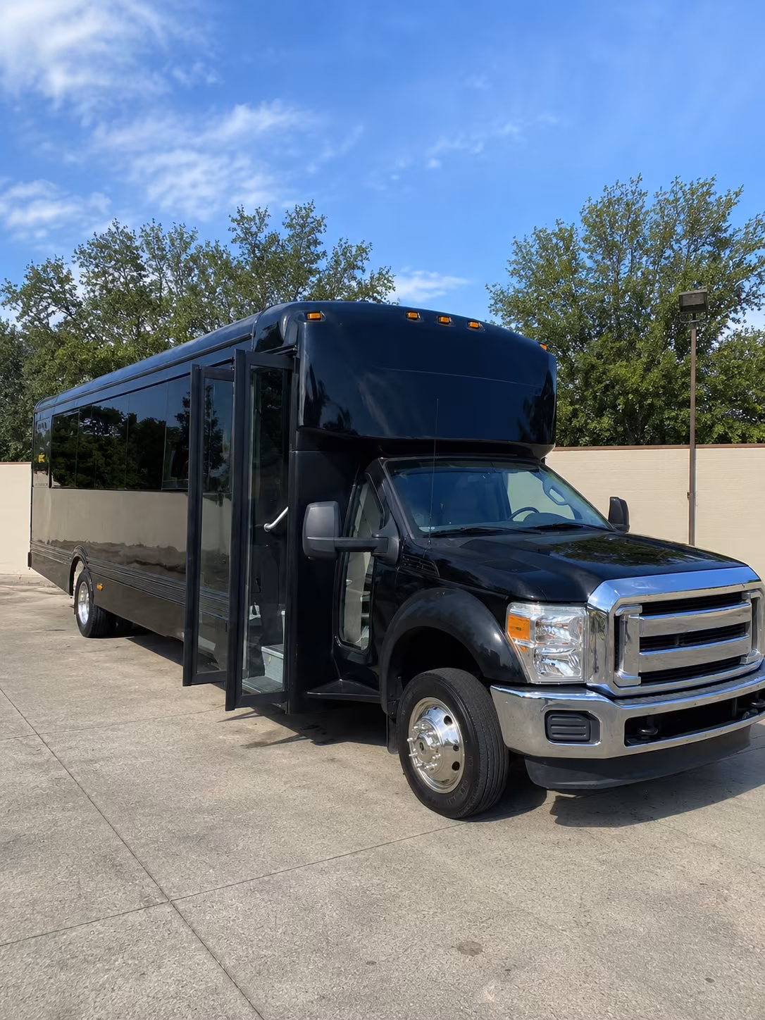 philadelphia 20 passenger party bus