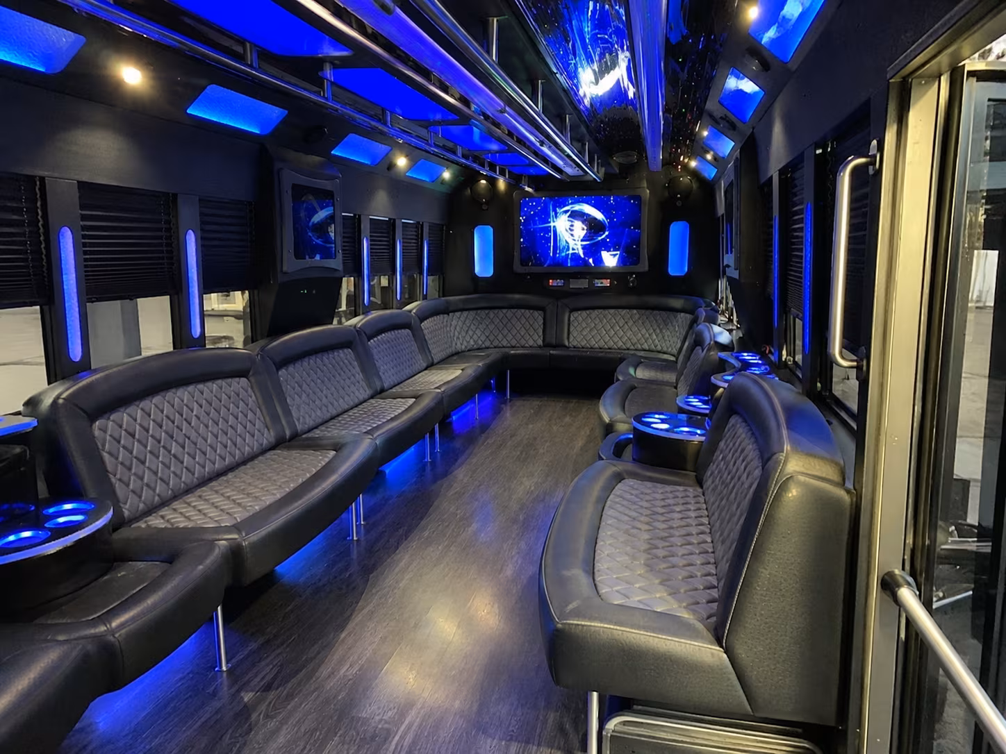philadelphia 28 passenger party bus interior